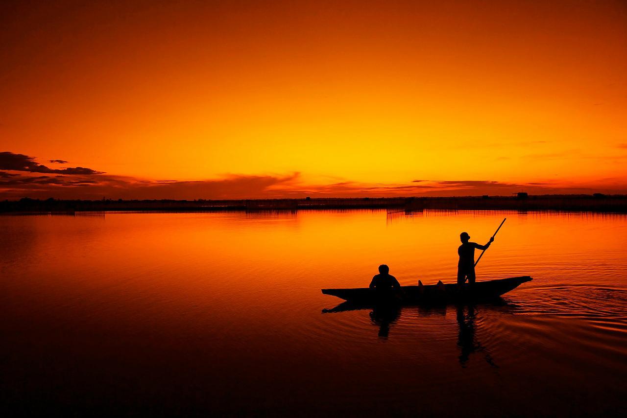 boat-dusk-silhouette-164977